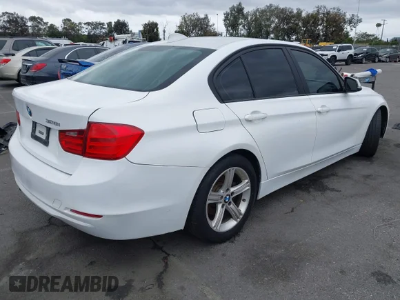 ✅ 2013 BMW 3 Series 328i • VIN: WBA3C1C55DF436697 • Лот: 44921789. Опубликован ранее на IAAI с пробегом 153 935 миль. Бесплатный доступ к архиву аукционных продаж из США и подробный отчёт об истории автомобиля на DreamBid. Изображение 4.