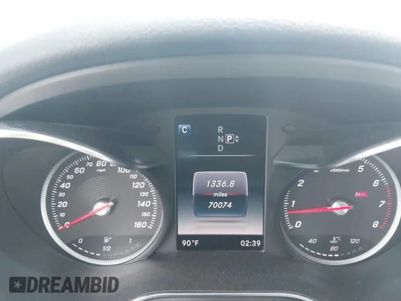 ✅ 2015 Mercedes-Benz C 300 • VIN: 55SWF4JB7FU074301 • Лот: 44716581. Опубліковано раніше на IAAI з пробігом 70 074 миль. Безкоштовний доступ до архіву аукціонних продажів зі США та докладний звіт про історію автомобіля на DreamBid. Зображення 7.