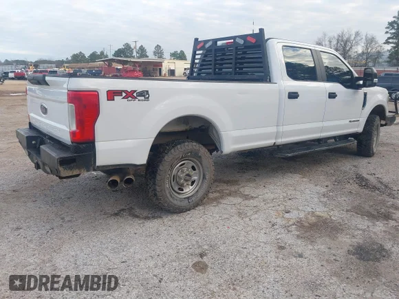 ✅ 2018 Ford F-250 XL • VIN: 1FT7W2BT8JEB42178 • Lot: 41205643. Wystawiony na IAAI z przebiegiem 196 238 mil. Bezpłatny archiwum sprzedaży aukcyjnych z USA i szczegółowy raport historii pojazdu na DreamBid. Zdjęcie 4.