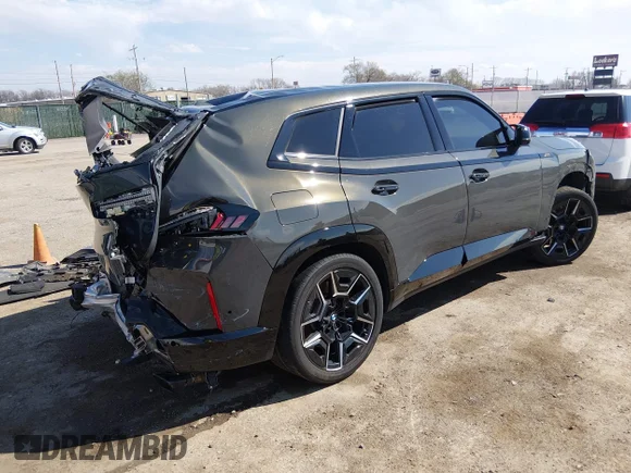 ✅ 2023 BMW XM • VIN: 5YM23CS08P9S54051 • Лот: 44570830. Опубліковано раніше на IAAI з пробігом Не вказано. Безкоштовний доступ до архіву аукціонних продажів зі США та докладний звіт про історію автомобіля на DreamBid. Зображення 4.