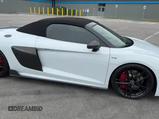 ✅ 2018 Audi R8 • VIN: WUAVACFX3J7902212 • Lot: 58197295. Wystawiony na Copart z przebiegiem 28 854 mil. Bezpłatny archiwum sprzedaży aukcyjnych z USA i szczegółowy raport historii pojazdu na DreamBid. Zdjęcie 11.
