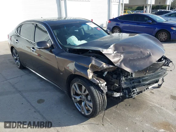 ✅ 2018 Infiniti Q70 Luxe • VIN: JN1BY1PP7JM330855 • Lot: 44280393. Listed on IAAI with 53,180 mi. Free auction sales archive from the USA and detailed vehicle history report at DreamBid. Image 1.