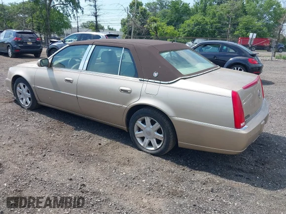 ✅ 2006 Cadillac DTS 1SB • VIN: 1G6KD57YX6U110872 • Lot: 45393658. Wystawiony na IAAI z przebiegiem 83 419 mil. Bezpłatny archiwum sprzedaży aukcyjnych z USA i szczegółowy raport historii pojazdu na DreamBid. Zdjęcie 3.