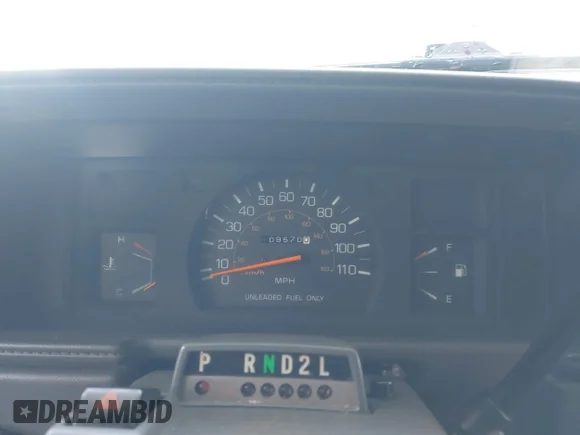 ✅ 1987 Toyota Pickup • VIN: JT5RN75UXH0014749 • Lot: 41934336. Wystawiony na IAAI z przebiegiem 109 570 mil. Bezpłatny archiwum sprzedaży aukcyjnych z USA i szczegółowy raport historii pojazdu na DreamBid. Zdjęcie 7.