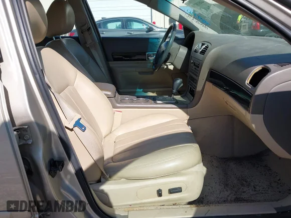 ✅ 2005 Lincoln LS Luxury • VIN: 1LNHM86S95Y621482 • Лот: 44818730. Опубліковано раніше на IAAI з пробігом 81 314 миль. Безкоштовний доступ до архіву аукціонних продажів зі США та докладний звіт про історію автомобіля на DreamBid. Зображення 5.