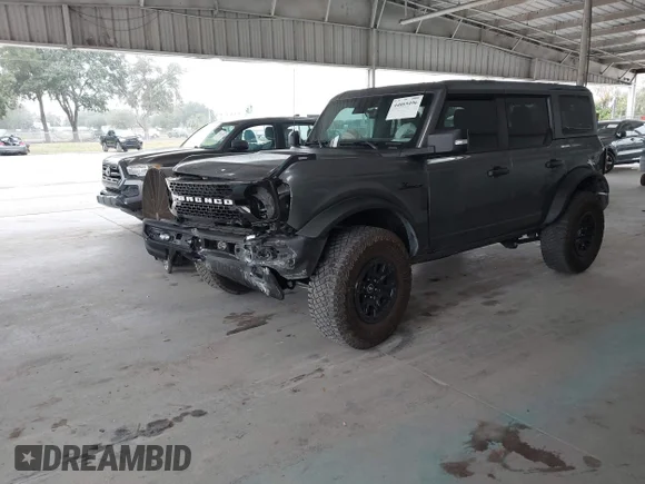 ✅ 2022 Ford Bronco • VIN: 1FMEE5DP3NLA97093 • Лот: 44065496. Опубліковано раніше на IAAI з пробігом 14 577 миль. Безкоштовний доступ до архіву аукціонних продажів зі США та докладний звіт про історію автомобіля на DreamBid. Зображення 2.