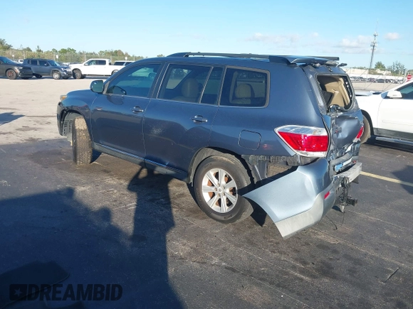 ✅ 2012 Toyota Highlander • VIN: 5TDZK3EH9CS057851 • Lot: 43984668. Wystawiony na IAAI z przebiegiem 226 686 mil. Bezpłatny archiwum sprzedaży aukcyjnych z USA i szczegółowy raport historii pojazdu na DreamBid. Zdjęcie 3.