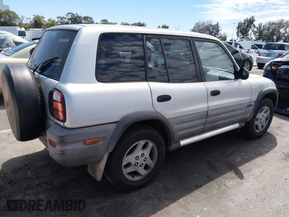 ✅ 1998 Toyota RAV4 • VIN: JT3GP10V1W7031287 • Lot: 44946682. Wystawiony na IAAI z przebiegiem 286 040 mil. Bezpłatny archiwum sprzedaży aukcyjnych z USA i szczegółowy raport historii pojazdu na DreamBid. Zdjęcie 4.
