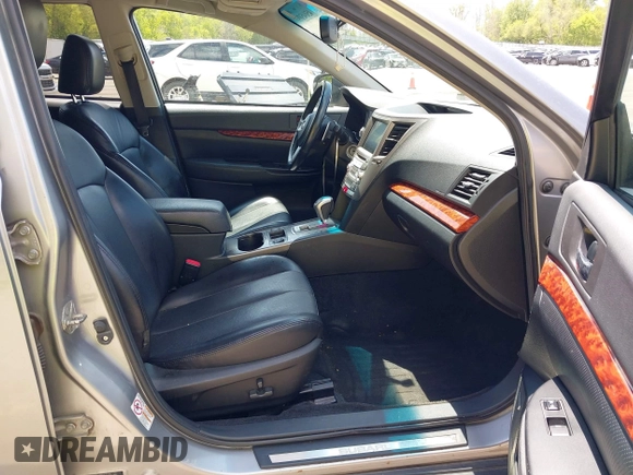 ✅ 2010 Subaru Outback Limited Power Moon • VIN: 4S4BRELCXA2373632 • Лот: 45045897. Опубликован ранее на IAAI с пробегом 181 697 миль. Бесплатный доступ к архиву аукционных продаж из США и подробный отчёт об истории автомобиля на DreamBid. Изображение 5.