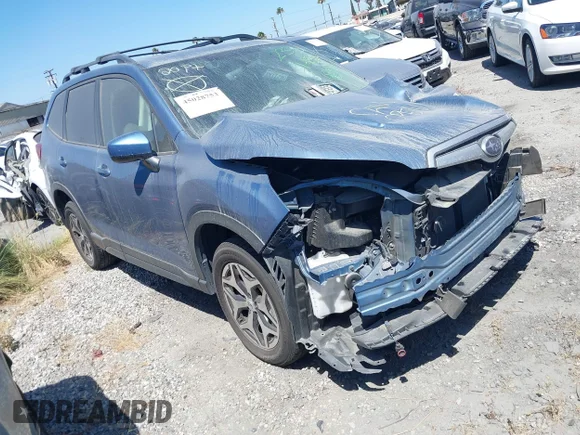 ✅ 2021 Subaru Forester Premium • VIN: JF2SKAFC2MH429966 • Lot: 45028753. Wystawiony na IAAI z przebiegiem Nie podano. Bezpłatny archiwum sprzedaży aukcyjnych z USA i szczegółowy raport historii pojazdu na DreamBid. Zdjęcie 1.