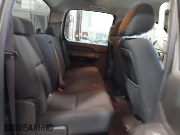 ✅ 2013 Chevrolet Silverado 1500 LS • VIN: 3GCPKREA8DG219773 • Lot: 41436574. Wystawiony na IAAI z przebiegiem 103 486 mil. Bezpłatny archiwum sprzedaży aukcyjnych z USA i szczegółowy raport historii pojazdu na DreamBid. Zdjęcie 8.