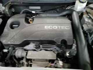 ✅ 2018 Chevrolet Equinox Premier • VIN: 2GNAXVEV0J6124819 • Лот: 91703805. Опубликован ранее на Copart с пробегом 102 223 миль. Бесплатный доступ к архиву аукционных продаж из США и подробный отчёт об истории автомобиля на DreamBid. Изображение 14.