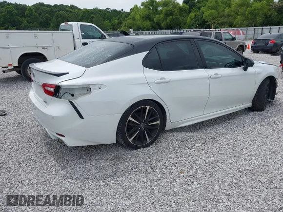 ✅ 2018 Toyota Camry XSE • VIN: 4T1B61HK0JU070848 • Lot: 45290261. Wystawiony na IAAI z przebiegiem 237 365 mil. Bezpłatny archiwum sprzedaży aukcyjnych z USA i szczegółowy raport historii pojazdu na DreamBid. Zdjęcie 4.