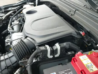 2024 Dodge Hornet R/T z VIN ZACPDFCW7R3A21951, wystawiony jako IAAI lot #41671892 z przebiegiem 8 888 mil mil oraz . Historia ofert i sprzedaży dostępna na DreamBid. Obrazek 18.