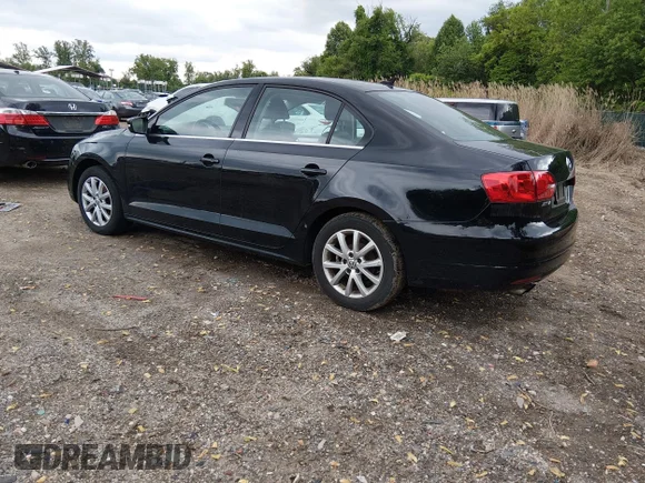 ✅ 2014 Volkswagen Jetta SE • VIN: 3VWD17AJXEM412037 • Lot: 45135290. Wystawiony na IAAI z przebiegiem 119 316 mil. Bezpłatny archiwum sprzedaży aukcyjnych z USA i szczegółowy raport historii pojazdu na DreamBid. Zdjęcie 3.