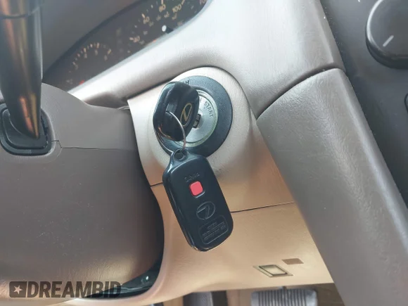 ✅ 1999 Lexus ES 300 • VIN: JT8BF28G0X0157783 • Lot: 43263074. Wystawiony na IAAI z przebiegiem 144 465 mil. Bezpłatny archiwum sprzedaży aukcyjnych z USA i szczegółowy raport historii pojazdu na DreamBid. Zdjęcie 11.