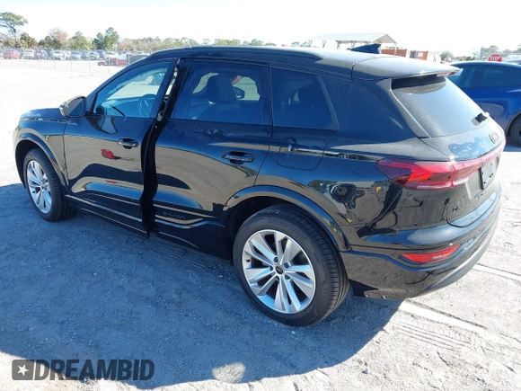 ✅ 2025 Audi Q6 e-tron Premium • VIN: WA112BGF1SA017336 • Lot: 44362292. Wystawiony na IAAI z przebiegiem 5 773 mil. Bezpłatny archiwum sprzedaży aukcyjnych z USA i szczegółowy raport historii pojazdu na DreamBid. Zdjęcie 3.