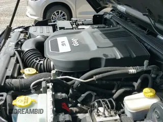 ✅ 2018 Jeep Wrangler Unlimited Sahara • VIN: 1C4BJWEG2JL895134 • Lot: 42203621. Wystawiony na IAAI z przebiegiem 124 854 mil. Bezpłatny archiwum sprzedaży aukcyjnych z USA i szczegółowy raport historii pojazdu na DreamBid. Zdjęcie 23.