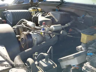 ✅ 1998 GMC Suburban • VIN: 1GDFK16RXWJ728665 • Lot: 42547538. Wystawiony na IAAI z przebiegiem 209 204 mil. Bezpłatny archiwum sprzedaży aukcyjnych z USA i szczegółowy raport historii pojazdu na DreamBid. Zdjęcie 21.