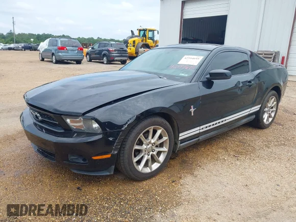 ✅ 2010 Ford Mustang V6 • VIN: 1ZVBP8AN3A5145127 • Lot: 42594695. Wystawiony na IAAI z przebiegiem 195 595 mil. Bezpłatny archiwum sprzedaży aukcyjnych z USA i szczegółowy raport historii pojazdu na DreamBid. Zdjęcie 2.