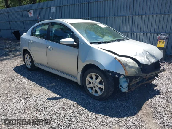 ✅ 2012 Nissan Sentra SR • VIN: 3N1AB6APXCL640823 • Lot: 45272131. Wystawiony na IAAI z przebiegiem 118 098 mil. Bezpłatny archiwum sprzedaży aukcyjnych z USA i szczegółowy raport historii pojazdu na DreamBid. Zdjęcie 1.
