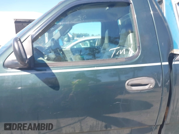 ✅ 2002 Ford F-150 XL • VIN: 1FTRF172X2KC51229 • Lot: 44611732. Wystawiony na IAAI z przebiegiem Nie podano. Bezpłatny archiwum sprzedaży aukcyjnych z USA i szczegółowy raport historii pojazdu na DreamBid. Zdjęcie 6.