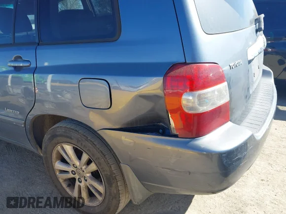 ✅ 2006 Toyota Highlander Limited • VIN: JTEDW21A360011131 • Lot: 44664683. Wystawiony na IAAI z przebiegiem 304 951 mil. Bezpłatny archiwum sprzedaży aukcyjnych z USA i szczegółowy raport historii pojazdu na DreamBid. Zdjęcie 6.