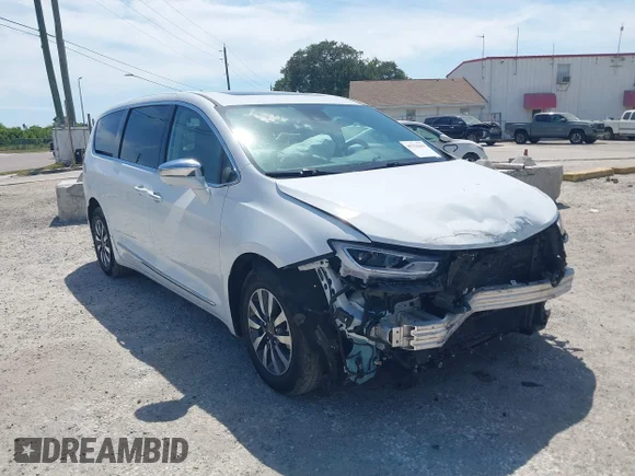 ✅ 2022 Chrysler Pacifica Hybrid Limited • VIN: 2C4RC1S78NR161224 • Лот: 45334303. Опубліковано раніше на IAAI з пробігом 60 651 миль. Безкоштовний доступ до архіву аукціонних продажів зі США та докладний звіт про історію автомобіля на DreamBid. Зображення 1.