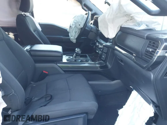 ✅ 2023 Ford F-150 Lariat • VIN: 1FTFW1E89PKE28600 • Lot: 44167647. Wystawiony na IAAI z przebiegiem 26 115 mil. Bezpłatny archiwum sprzedaży aukcyjnych z USA i szczegółowy raport historii pojazdu na DreamBid. Zdjęcie 5.