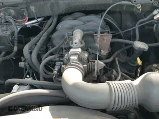 ✅ 2003 Ford F-150 XL • VIN: 2FTRF17273CA24246 • Lot: 42968174. Wystawiony na IAAI z przebiegiem 88 888 mil. Bezpłatny archiwum sprzedaży aukcyjnych z USA i szczegółowy raport historii pojazdu na DreamBid. Zdjęcie 12.