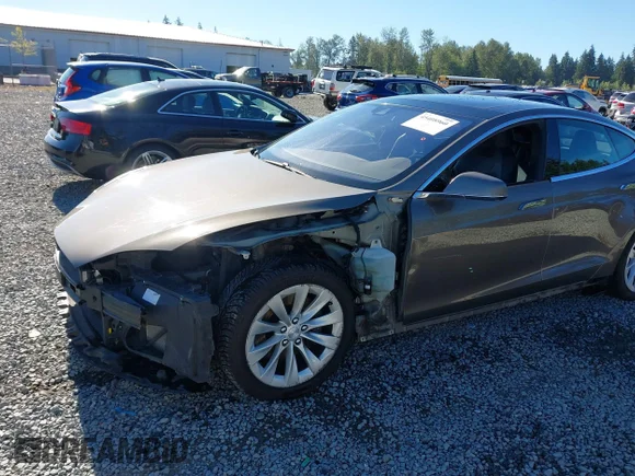 ✅ 2016 Tesla Model S 90D • VIN: 5YJSA1E2XGF152451 • Лот: 45408960. Опубліковано раніше на IAAI з пробігом 145 966 миль. Безкоштовний доступ до архіву аукціонних продажів зі США та докладний звіт про історію автомобіля на DreamBid. Зображення 6.