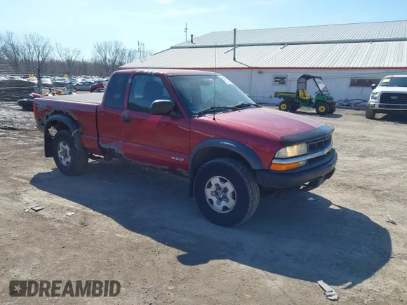 ✅ 2003 Chevrolet S-10 LS • VIN: 1GCCT19X838214430 • Лот: 44671796. Опубліковано раніше на IAAI з пробігом 156 238 миль. Безкоштовний доступ до архіву аукціонних продажів зі США та докладний звіт про історію автомобіля на DreamBid. Зображення 1.