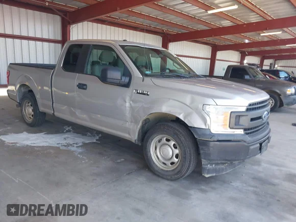 ✅ 2018 Ford F-150 XL • VIN: 1FTEX1CP0JKF06661 • Lot: 45138362. Wystawiony na IAAI z przebiegiem 149 800 mil. Bezpłatny archiwum sprzedaży aukcyjnych z USA i szczegółowy raport historii pojazdu na DreamBid. Zdjęcie 1.