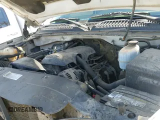 ✅ 2005 Chevrolet Silverado 2500HD Work Truck • VIN: 1GBHC24U45E226673 • Lot: 42975891. Wystawiony na IAAI z przebiegiem 254 063 mil. Bezpłatny archiwum sprzedaży aukcyjnych z USA i szczegółowy raport historii pojazdu na DreamBid. Zdjęcie 17.