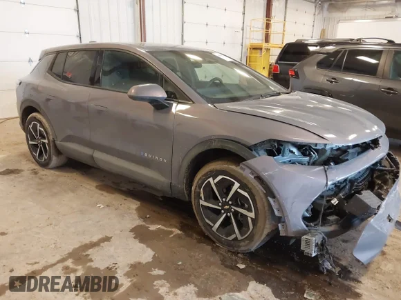 ✅ 2025 Chevrolet Equinox EV LT1 w/PCY • VIN: 3GN7DMRP4SS234302 • Лот: 44496018. Опубликован ранее на IAAI с пробегом 9 940 миль. Бесплатный доступ к архиву аукционных продаж из США и подробный отчёт об истории автомобиля на DreamBid. Изображение 1.
