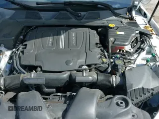 ✅ 2019 Jaguar XJ Portfolio • VIN: SAJWJ2GD4K8W19640 • Lot: 41947120. Wystawiony na IAAI z przebiegiem 37 185 mil. Bezpłatny archiwum sprzedaży aukcyjnych z USA i szczegółowy raport historii pojazdu na DreamBid. Zdjęcie 19.