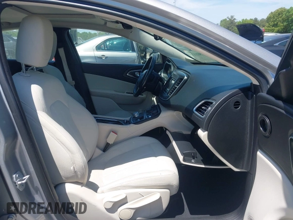 ✅ 2016 Chrysler 200 Limited • VIN: 1C3CCCAB5GN114874 • Lot: 45021177. Wystawiony na IAAI z przebiegiem 137 235 mil. Bezpłatny archiwum sprzedaży aukcyjnych z USA i szczegółowy raport historii pojazdu na DreamBid. Zdjęcie 5.