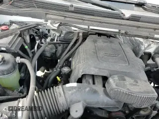 ✅ 2018 GMC Sierra 2500HD • VIN: 1GT12REG6JF182763 • Lot: 70717945. Wystawiony na Copart z przebiegiem 140 046 mil. Bezpłatny archiwum sprzedaży aukcyjnych z USA i szczegółowy raport historii pojazdu na DreamBid. Zdjęcie 16.