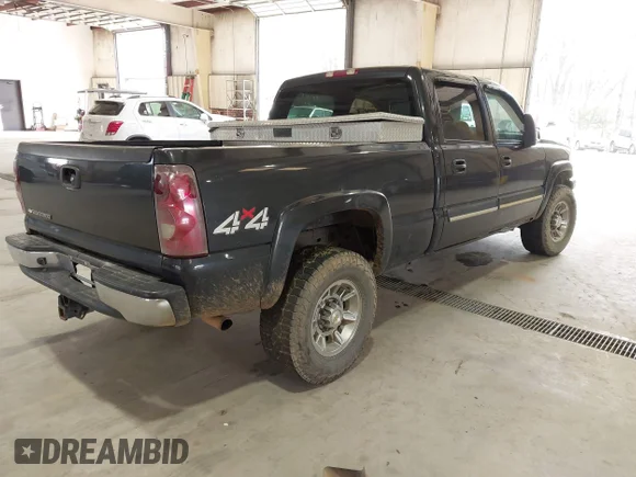✅ 2003 Chevrolet Silverado 1500HD LS • VIN: 1GCGK13UX3F142676 • Лот: 44716575. Опубликован ранее на IAAI с пробегом 235 718 миль. Бесплатный доступ к архиву аукционных продаж из США и подробный отчёт об истории автомобиля на DreamBid. Изображение 4.
