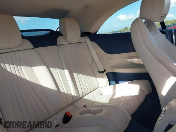 ✅ 2018 Mercedes-Benz E 400 • VIN: WDD1K6GBXJF050451 • Lot: 43123079. Wystawiony na IAAI z przebiegiem 22 208 mil. Bezpłatny archiwum sprzedaży aukcyjnych z USA i szczegółowy raport historii pojazdu na DreamBid. Zdjęcie 8.