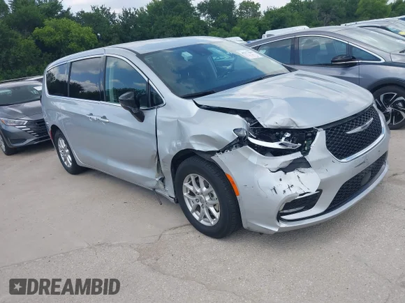 ✅ 2024 Chrysler Pacifica Touring L • VIN: 2C4RC1BG9RR133387 • Лот: 45377663. Опубліковано раніше на IAAI з пробігом 50 774 миль. Безкоштовний доступ до архіву аукціонних продажів зі США та докладний звіт про історію автомобіля на DreamBid. Зображення 1.
