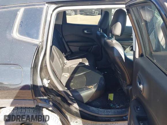 ✅ 2019 Jeep Compass Latitude • VIN: 3C4NJDBB3KT812374 • Lot: 44494020. Wystawiony na IAAI z przebiegiem 148 296 mil. Bezpłatny archiwum sprzedaży aukcyjnych z USA i szczegółowy raport historii pojazdu na DreamBid. Zdjęcie 8.