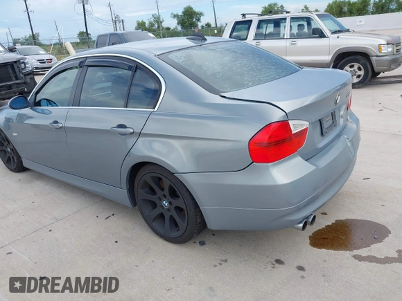 ✅ 2006 BMW 3 Series 330i • VIN: WBAVB33556KR75998 • Lot: 43300926. Wystawiony na IAAI z przebiegiem 161 583 mil. Bezpłatny archiwum sprzedaży aukcyjnych z USA i szczegółowy raport historii pojazdu na DreamBid. Zdjęcie 3.