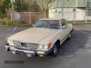 ✅ 1981 Mercedes-Benz 380 SL • VIN: WDBBA45A0BB005820 • Lot: 94338435. Wystawiony na Copart z przebiegiem 128 248 mil. Bezpłatny archiwum sprzedaży aukcyjnych z USA i szczegółowy raport historii pojazdu na DreamBid. Zdjęcie 11.