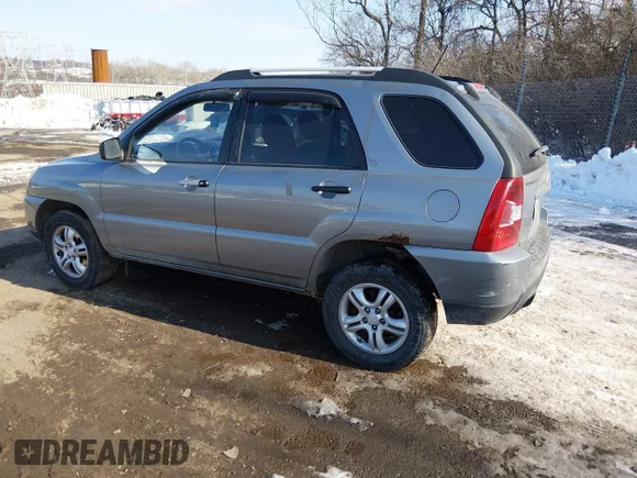 ✅ 2010 Kia Sportage LX • VIN: KNDKGCA3XA7706626 • Lot: 44303715. Wystawiony na IAAI z przebiegiem 233 859 mil. Bezpłatny archiwum sprzedaży aukcyjnych z USA i szczegółowy raport historii pojazdu na DreamBid. Zdjęcie 3.