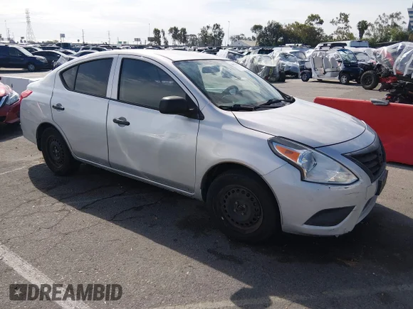 ✅ 2015 Nissan Versa S • VIN: 3N1CN7AP0FL838160 • Lot: 44802154. Wystawiony na IAAI z przebiegiem 129 804 mil. Bezpłatny archiwum sprzedaży aukcyjnych z USA i szczegółowy raport historii pojazdu na DreamBid. Zdjęcie 1.