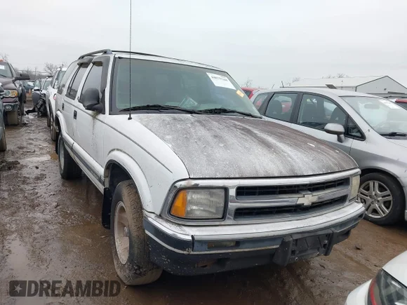 ✅ 1995 Chevrolet Blazer • VIN: 1GNCS13W3S2226710 • Lot: 44079168. Listed on IAAI with 144,846 mi. Free auction sales archive from the USA and detailed vehicle history report at DreamBid. Image 1.