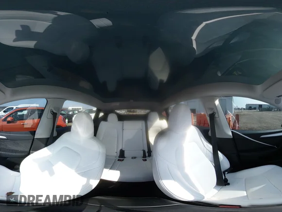 ✅ 2024 Tesla Model Y • VIN: 7SAYGDED0RF205868 • Lot: 44382529. Wystawiony na IAAI z przebiegiem 34 432 mil. Bezpłatny archiwum sprzedaży aukcyjnych z USA i szczegółowy raport historii pojazdu na DreamBid. Zdjęcie 20.