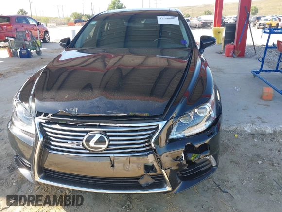 ✅ 2014 Lexus LS 460 • VIN: JTHBL5EF3E5128624 • Lot: 42000991. Wystawiony na IAAI z przebiegiem 82 953 mil. Bezpłatny archiwum sprzedaży aukcyjnych z USA i szczegółowy raport historii pojazdu na DreamBid. Zdjęcie 6.