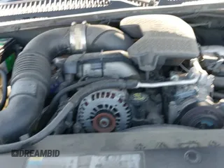 ✅ 2005 Chevrolet Silverado 2500HD LS • VIN: 1GCHK23255F965673 • Lot: 42020278. Wystawiony na IAAI z przebiegiem 234 358 mil. Bezpłatny archiwum sprzedaży aukcyjnych z USA i szczegółowy raport historii pojazdu na DreamBid. Zdjęcie 18.